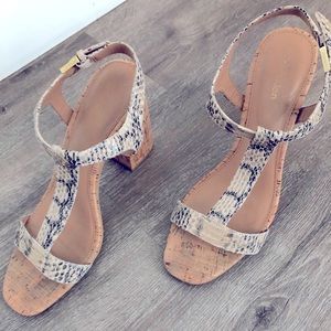 ❤️GORGEOUS Calvin Klein Cork Wedge Heels❤️